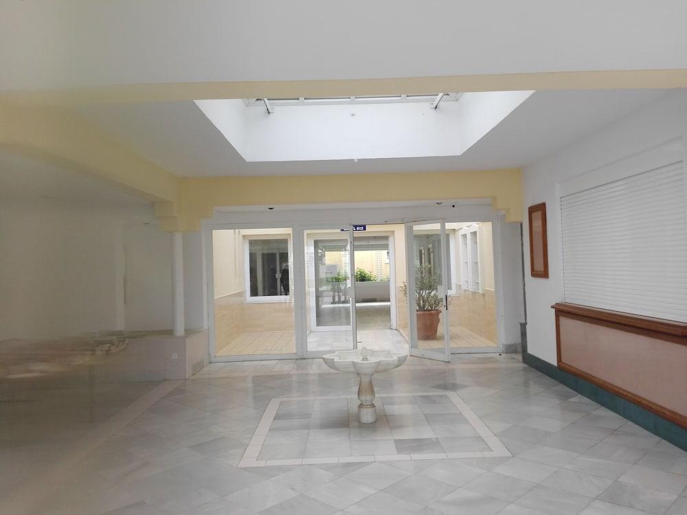 Apartamentos Moguima โรเกตัสเดมาร์ ภายนอก รูปภาพ